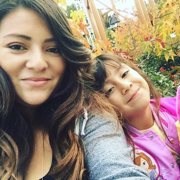 Meet your Posher, Stephanie - Picture 1 of 1